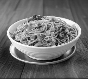 Chicken burnt garlic noodles (750ml)