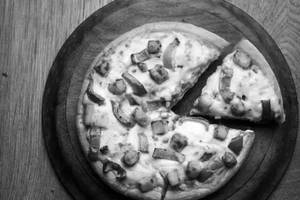 Paneer Makhani Pizza