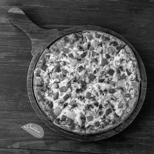 Spicy Paneer Pizza