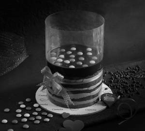 Eggless Gems Pull Me Up Cake (1kg)
