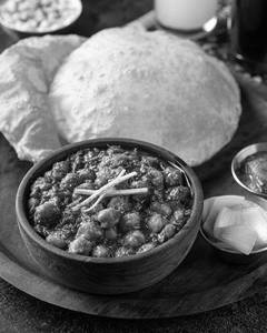 Amritsari Chole With Bhature (3pcs)
