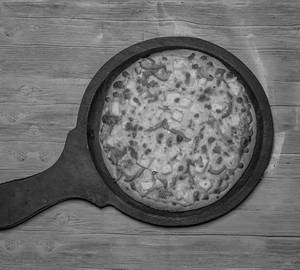 Makhni Pizza