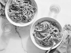 Chicken Aglio - E-olio Pepperoncino With Garlic Bread