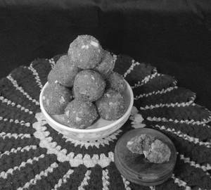 Dink Laddu [1 Pcs]
