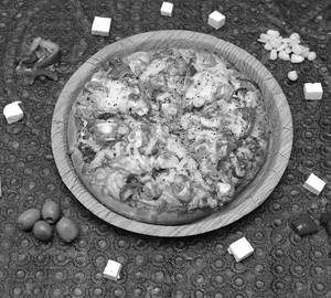 Paneer Onion Pizza