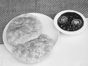Chole Bhature ( 1 Plate )