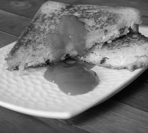 Sandwitch Aloo Paneer Sandwich [2 Pieces]                                                   