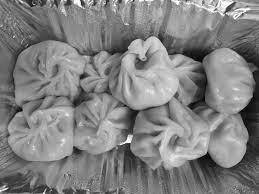 Steamed chicken momos