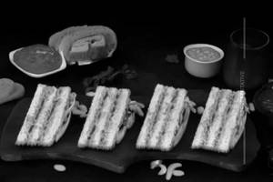 Cheese Chilli Grill Sandwich