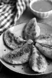 Pan Fried Momos [8 Pieces]