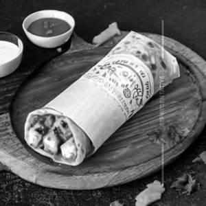 Paneer Peri Peri Cheese Roll