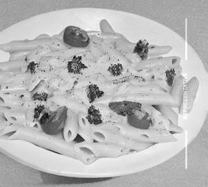Penne Pasta In White Sauce 