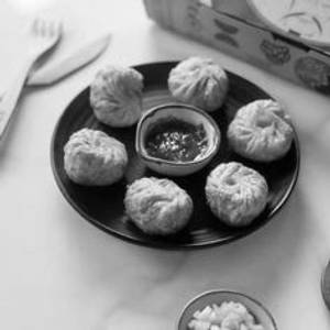 Veg Fried Momos [8 Pieces]
