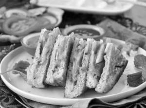Veg Cheese Grilled Sandwich [380 Grams]