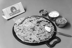 Paneer Schezwan Paratha