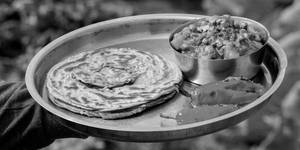 Aloo Matar Dry + 4 Roti +Salad