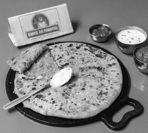 Aloo Schezwan Paratha  