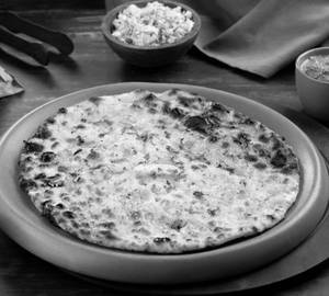 Paneer Stuffed Kulcha