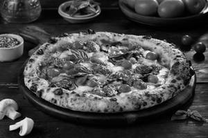 Naples - Garden Vegetable Pesto fusion Pizza
