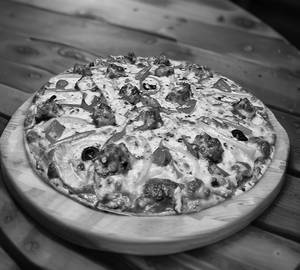 Medium Peppy Paneer Pizza