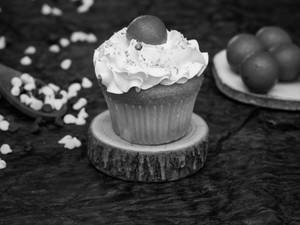 Vanilla Gulab Jamun Sweet Cupcake