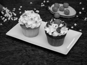 Pack of Any Two Cupcakes