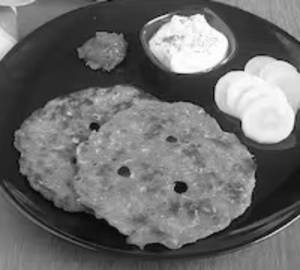 Upwas Thalipeeth With Dahi(2 Pieces)