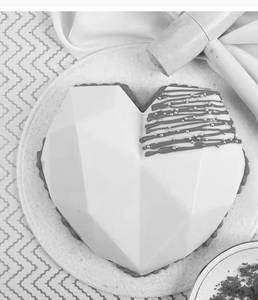 Red Velvet  White Chocolate Pinata