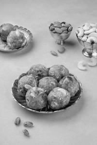 Dry Fruit Laddu