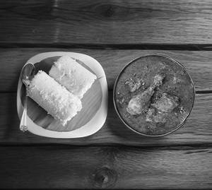 Puttu + Chicken Curry (2 Piece) (250 Ml)