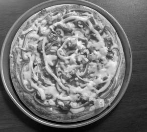 Veg paneer masoom pizza                                                   