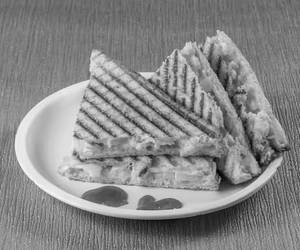 Mix Veg Grilled Sandwich [2 Pieces]