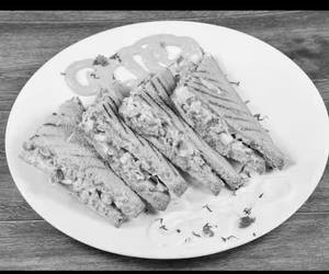 Chilli Mushroom Grilled Sandwich