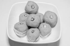 Besan Laddu
