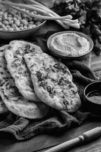 Garlic naan