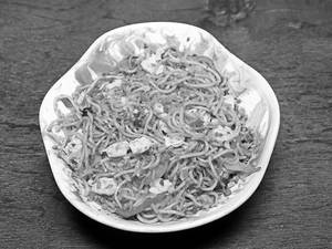 Egg Chilli Garlic Noodles