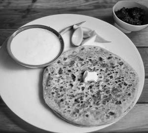 Aloo pyaz parotha