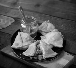 Chicken Samosa (2 pcs)