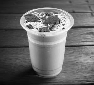 Oreo Milkshake With Ice Cream Added