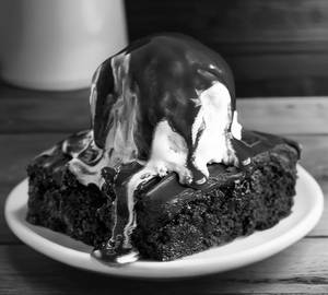Brownie with icecrem