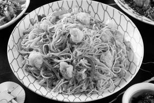 Wok Tossed Hakka Noodles Prawn (Mc)