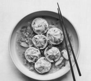 Steamed Dumplings Filled With Leek And Spring Onions