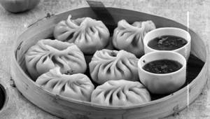 Veg Steamed Momos [6 Pieces]
