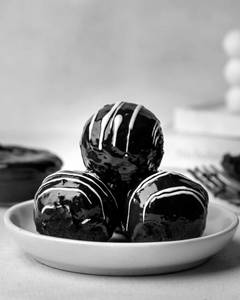 Rum Ball Butter Cream Pastry