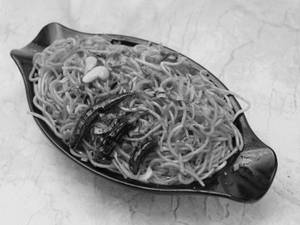 Veg schezwan noodles