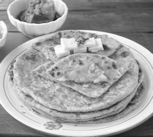 2 paneer paratha with Pickle