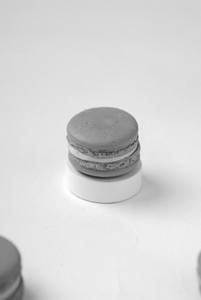 Eggless Blueberry Macaron