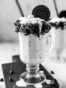 Oreo Mint Crumble Shake 