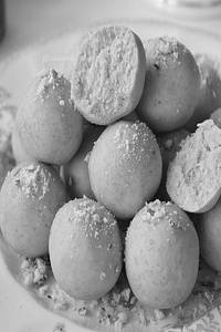 Besan Ladoo