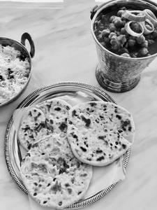 Mix Chole Kulcha 